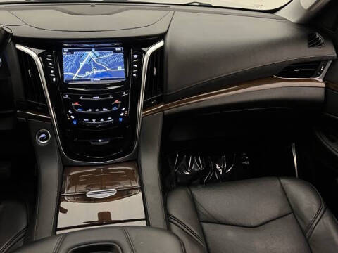 2020 Cadillac Escalade Standard