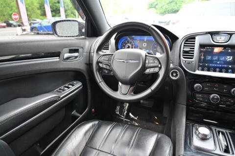 2017 Chrysler 300