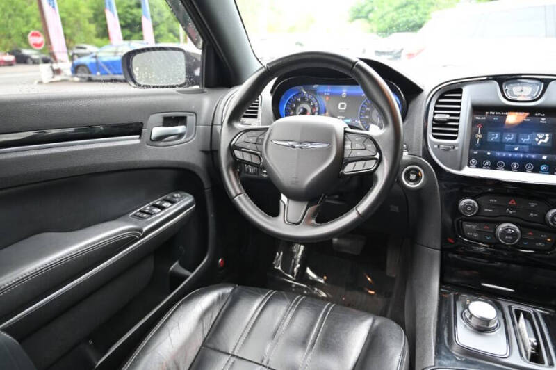 2017 Chrysler 300