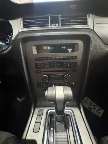 2010 Ford Mustang V6