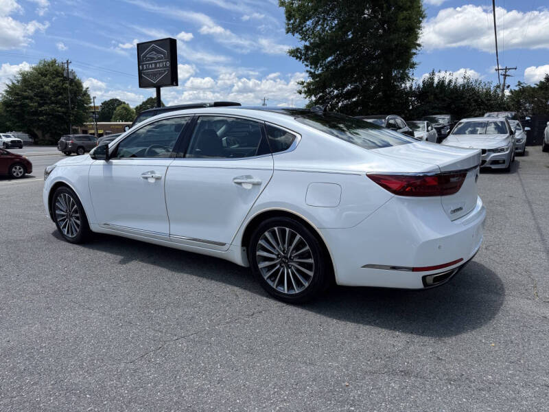 2017 Kia Cadenza Technology