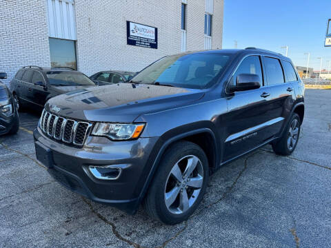 2018 Jeep Grand Cherokee for sale at AUTOSAVIN in Villa Park IL