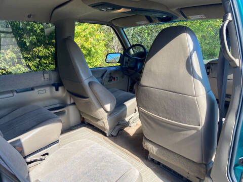 2000 Chevrolet Astro LS