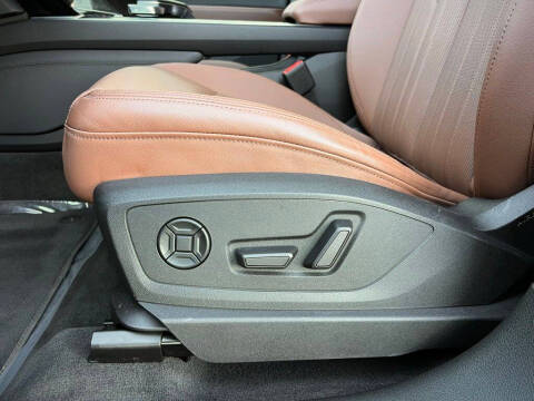 2023 Audi e-tron quattro Premium Plus