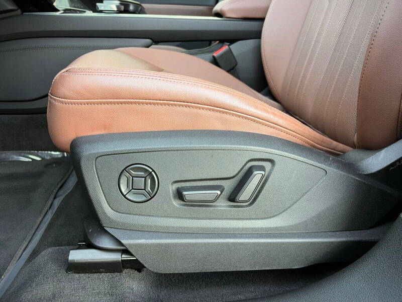 2023 Audi e-tron quattro Premium Plus