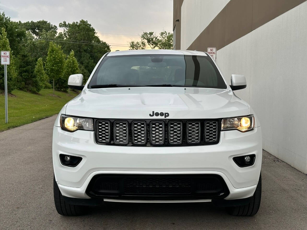 2021 Jeep Grand Cherokee for sale at Phoenix Motor Co in Romulus, MI