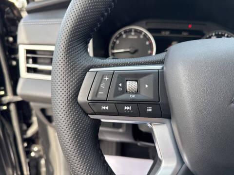 2026 Mitsubishi Outlander LE