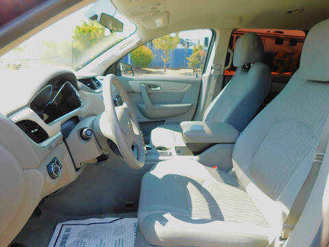 2017 Chevrolet Traverse LS