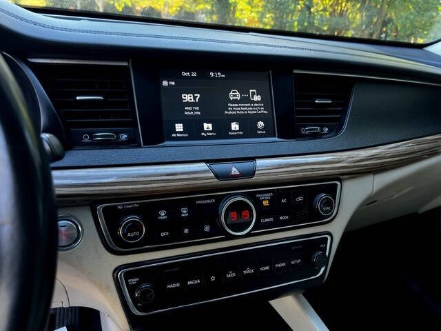 2019 Kia Cadenza Premium