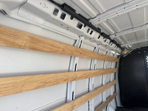 2024 GMC Savana 2500