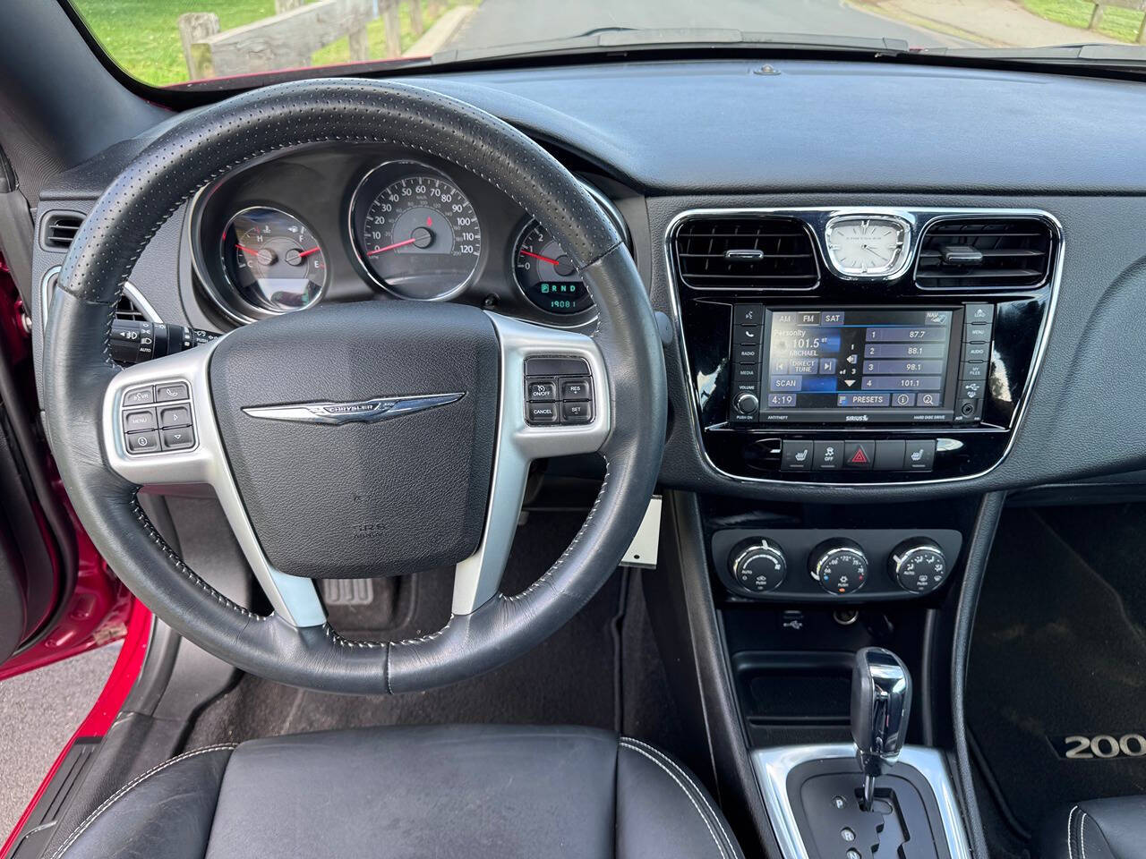 2014 Chrysler 200 15