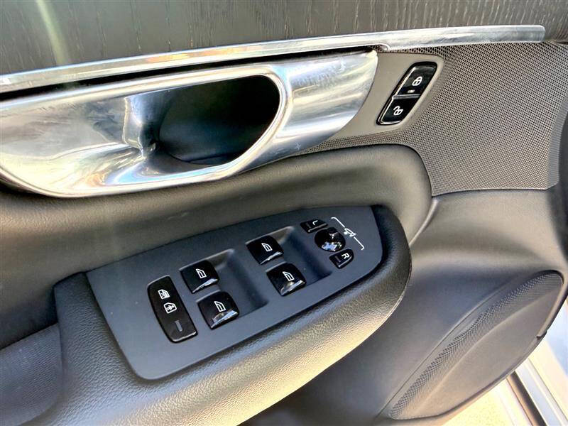 2020 Volvo XC90 T5 Momentum