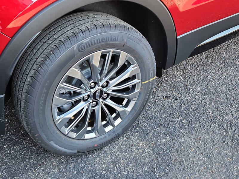 2025 Cadillac XT4 Premium Luxury