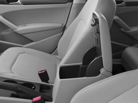 2017 Volkswagen Passat 1.8T R-Line