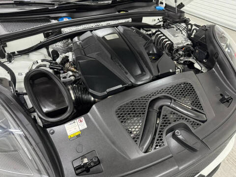 2022 Porsche Macan S