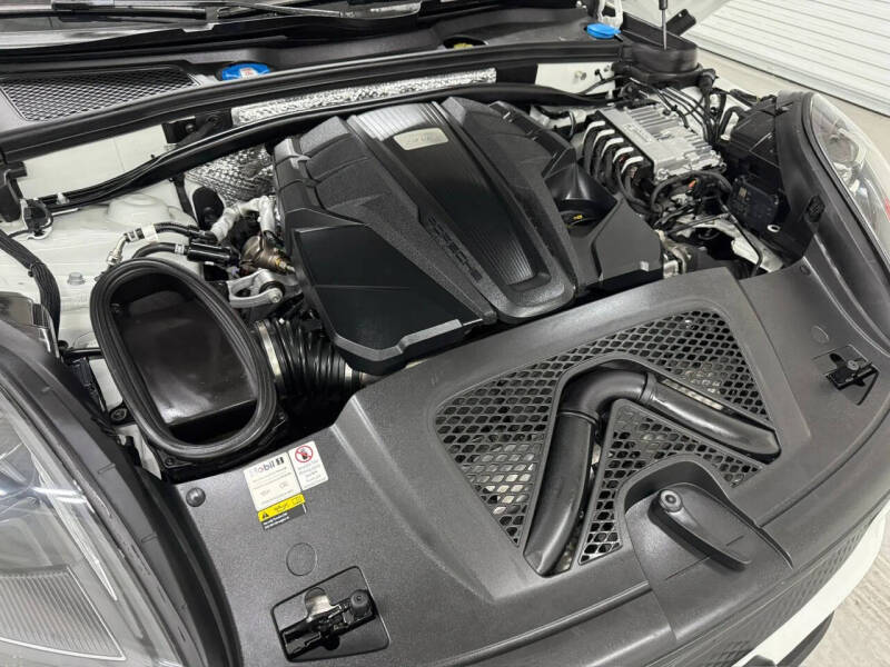 2022 Porsche Macan S