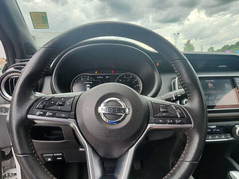 2020 Nissan Kicks SR