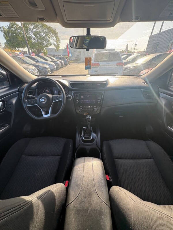 2018 Nissan Rogue SV