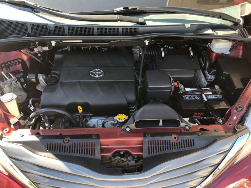 2012 Toyota Sienna XLE 8-Passenger