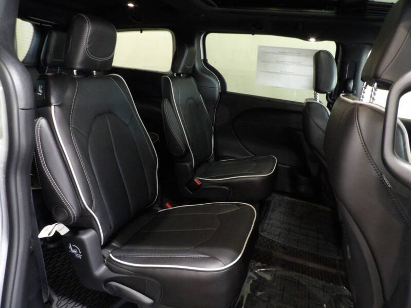 2027 Chrysler Pacifica Limited