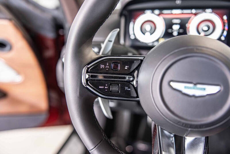 2025 Aston Martin DB12 V8