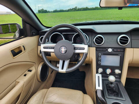 2005 Ford Mustang GT Deluxe