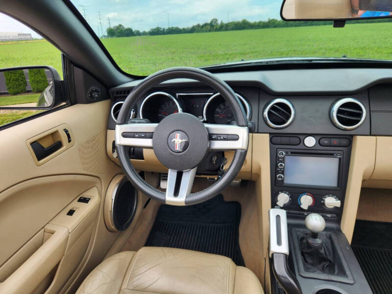 2005 Ford Mustang GT Deluxe