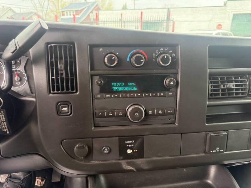 2017 GMC Savana 2500