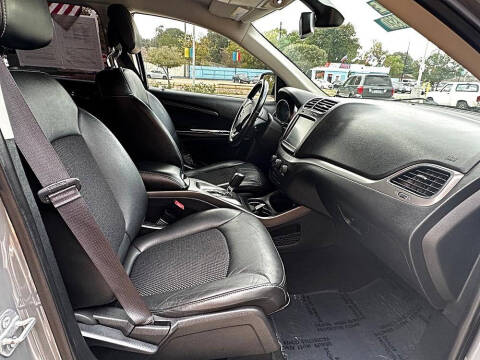 2019 Dodge Journey Crossroad