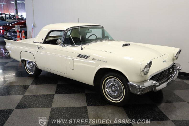1957 Ford Thunderbird