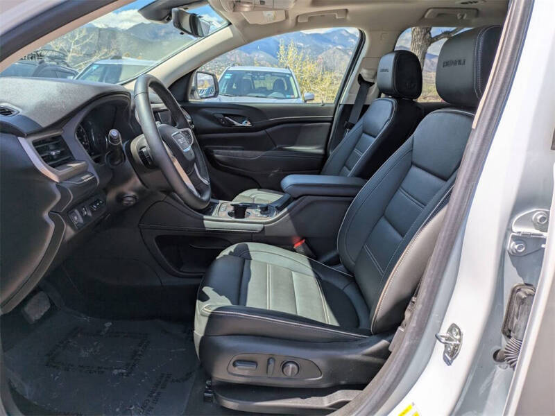 2023 GMC Acadia Denali