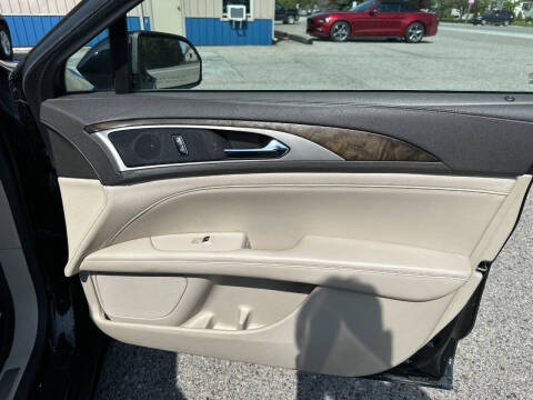 2017 Lincoln MKZ Select