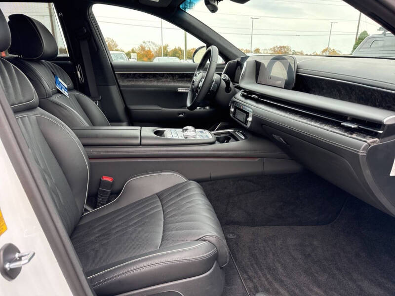 2025 Genesis G90 3.5T e-Supercharger