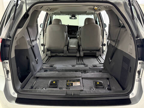 2020 Toyota Sienna XLE Premium 8-Passenger