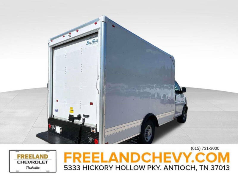 2025 Chevrolet Express 3500