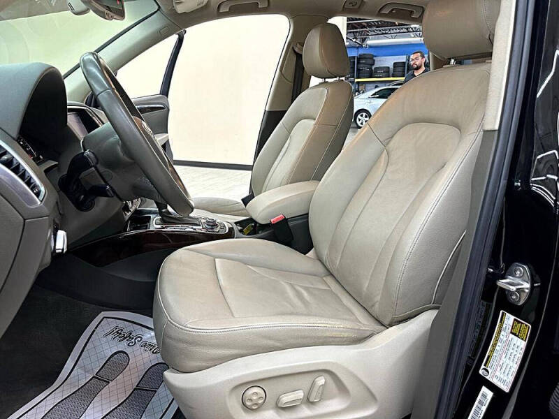 2012 Audi Q5 3.2 quattro Premium Plus