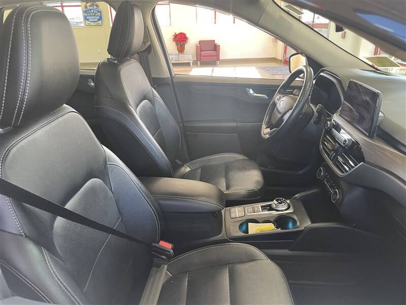 2020 Ford Escape Titanium