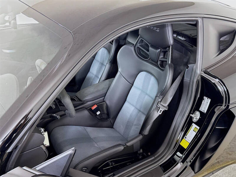 2024 Porsche 718 Cayman GT4 RS