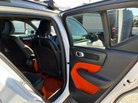 2019 Volvo XC40 T5 R-Design