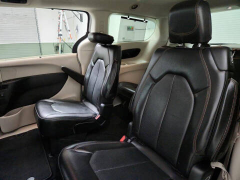 2020 Chrysler Pacifica Touring L Plus