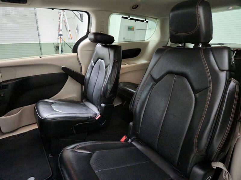 2020 Chrysler Pacifica Touring L Plus