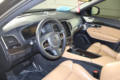 2018 Volvo XC90 T6 Momentum