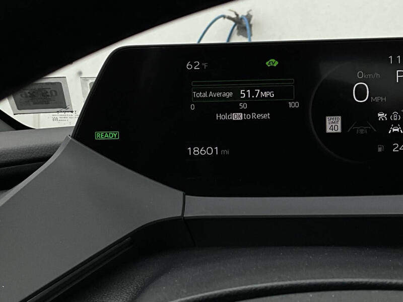 2025 Toyota Prius LE