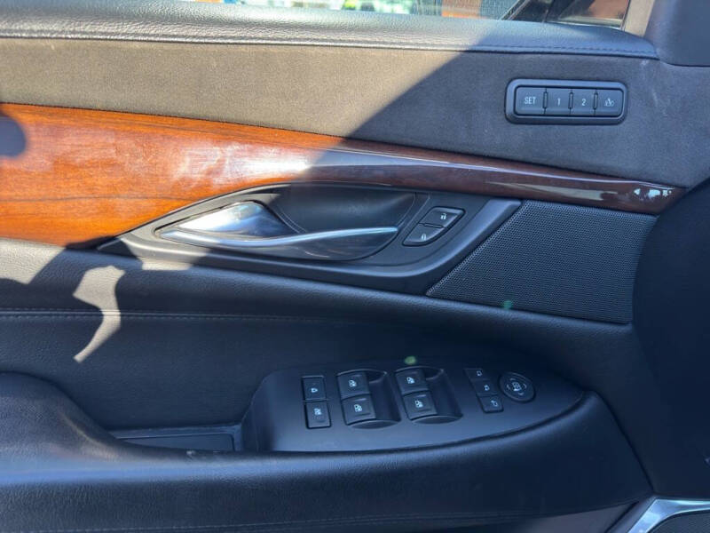 2018 Cadillac Escalade ESV Luxury