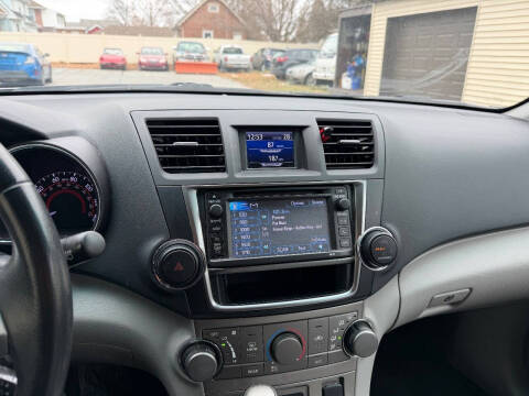 2013 Toyota Highlander SE