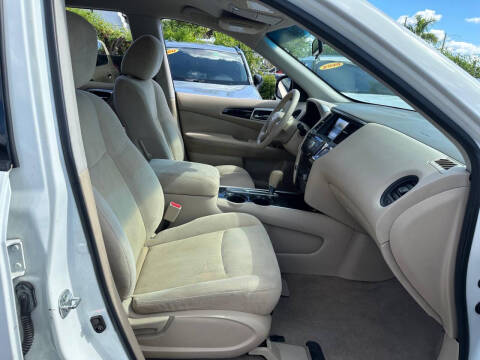 2014 Nissan Pathfinder S