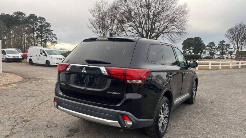 2017 Mitsubishi Outlander ES