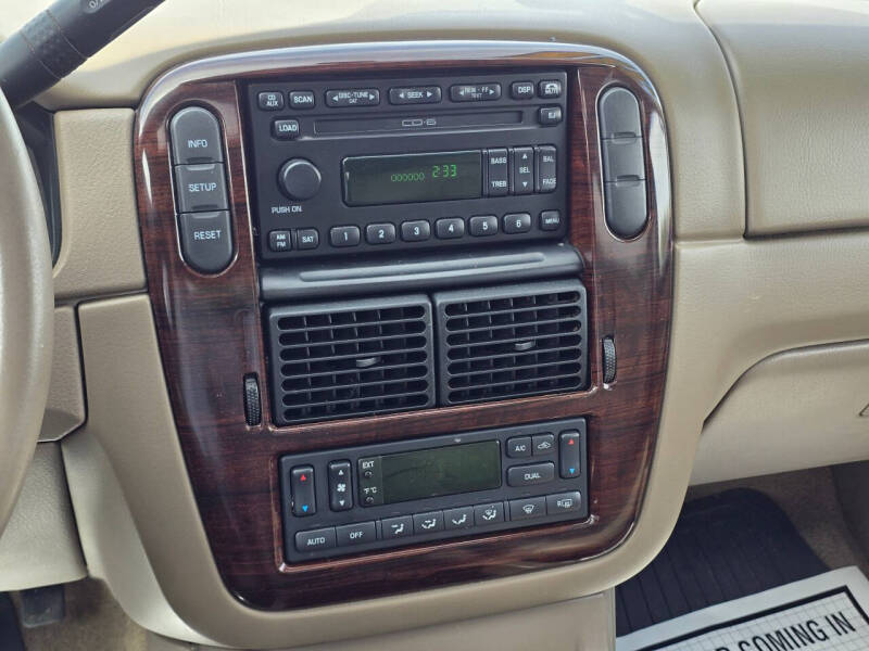 2004 Ford Explorer Limited