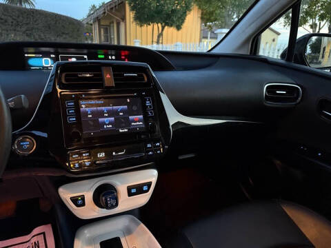 2016 Toyota Prius Three Touring