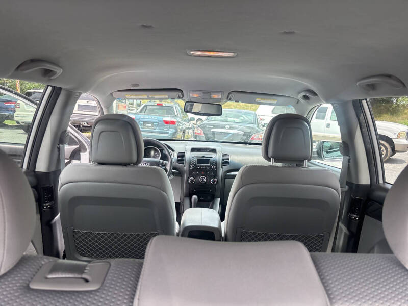 2011 Kia Sorento LX